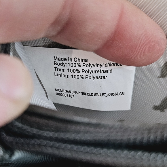 SAKROOTS | Megan snap trifold wallet - Picture 8 of 10